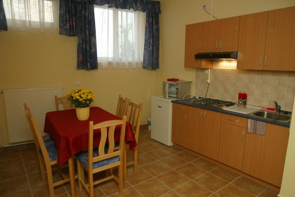 Afrodite Apartmanok エゲル エクステリア 写真