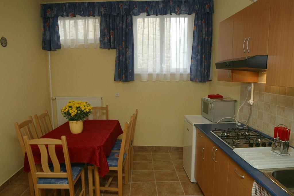 Afrodite Apartmanok エゲル 部屋 写真